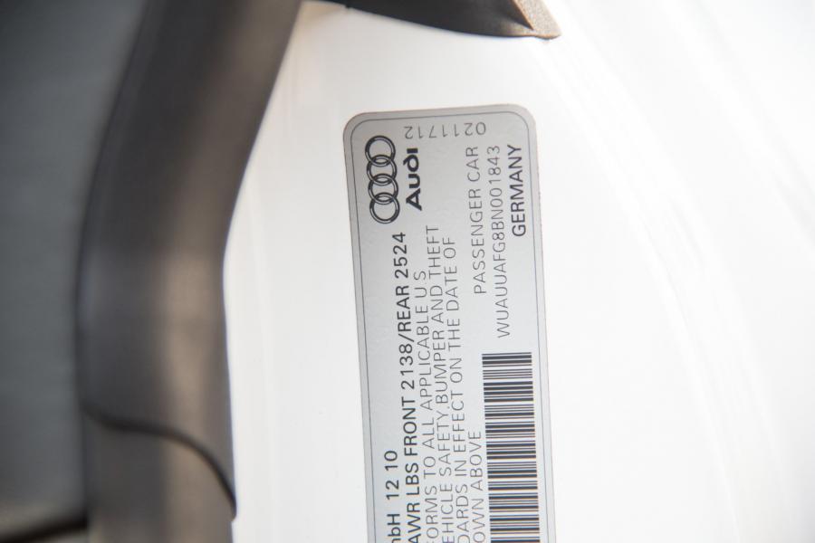  Audi R8 Spyder 2011 года  (NA) (фото 55 из 59)